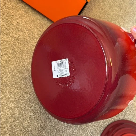Le Creuset Flame Cherise Red Cookware Dutch Oven - Picture 3 of 5